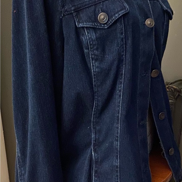 Gloria Vanderbilt jean jacket. - Picture 2 of 5